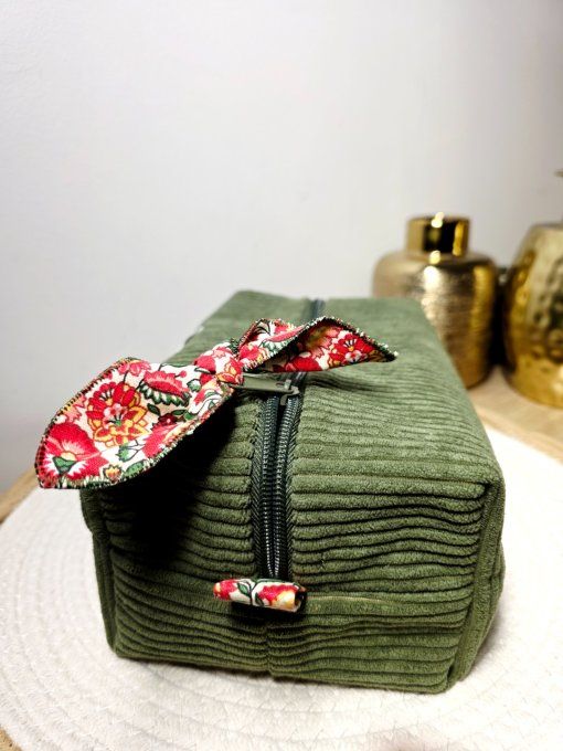 Trousse de toilette en velours côtelé