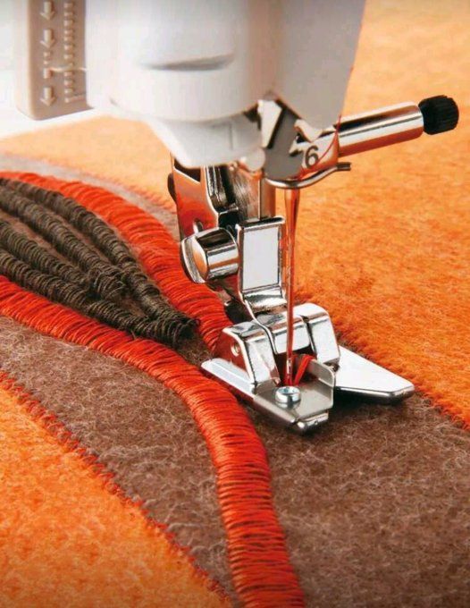 Pied presseur pour broderie 3D